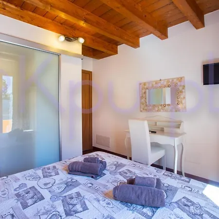 Le Api Guest house